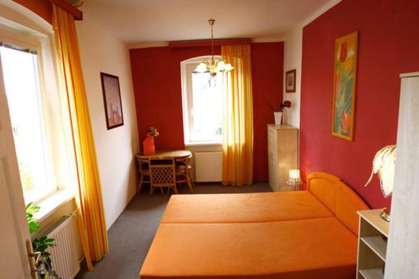 Pension Rak Karlovy Vary Rom bilde
